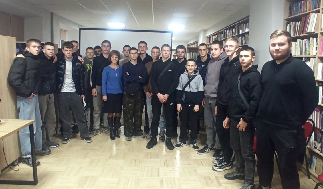 Вшанування пам’яті жертв Голодоморів у бібліопросторах громади