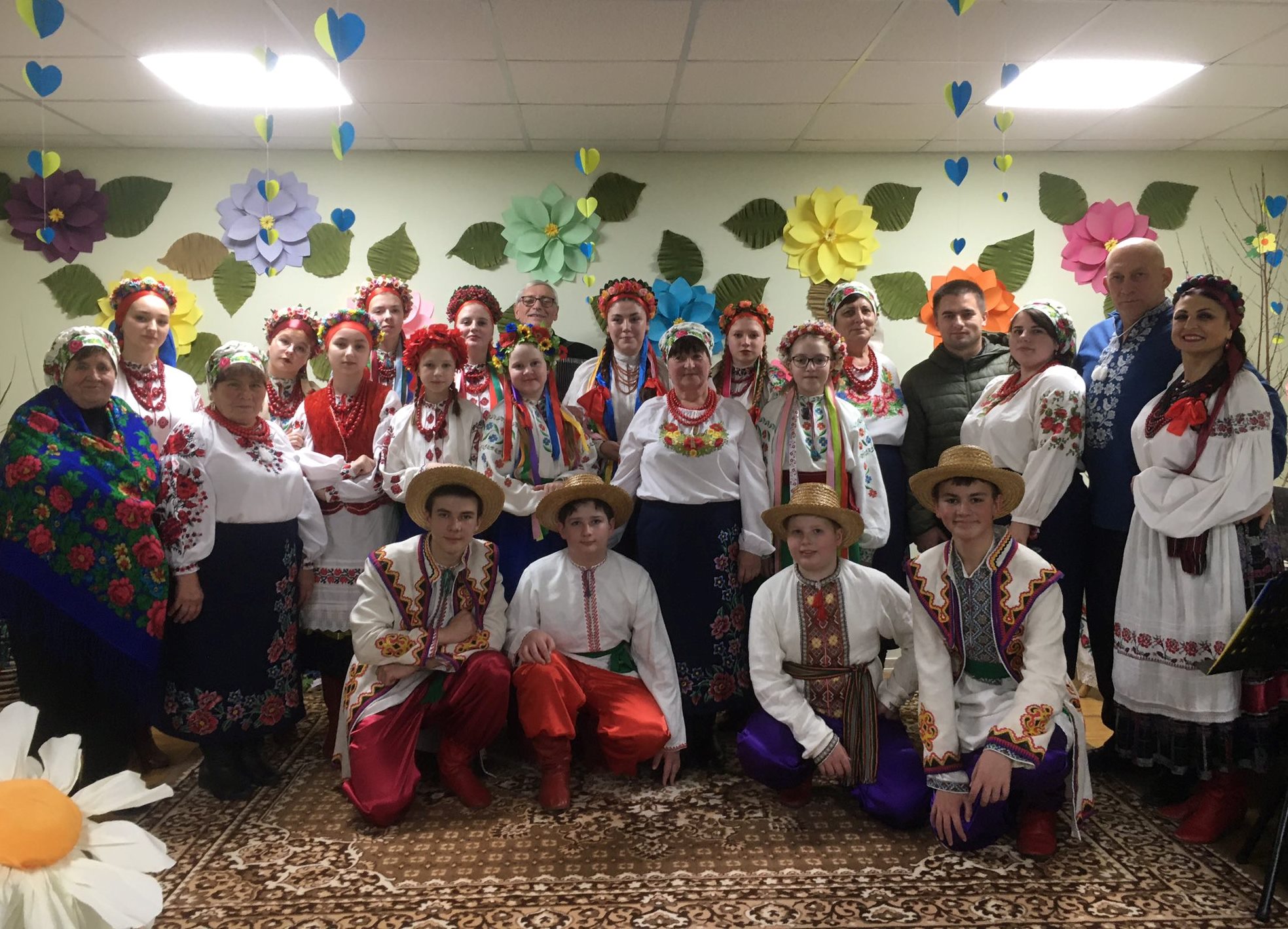 Зразковий фольклорний ансамбль «Мальва» взяв участь у святковому концерті в селі Маковиці