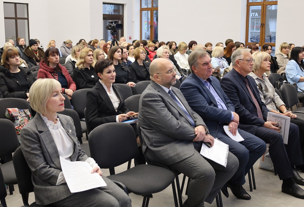 У Звягелі відбувся Форум якості освіти: від аналізу — до дії