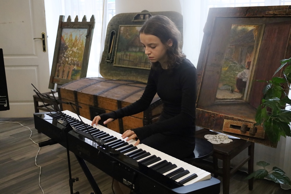 У Звягелі відкрилася фотовиставка «Польські сліди на Житомирщині»