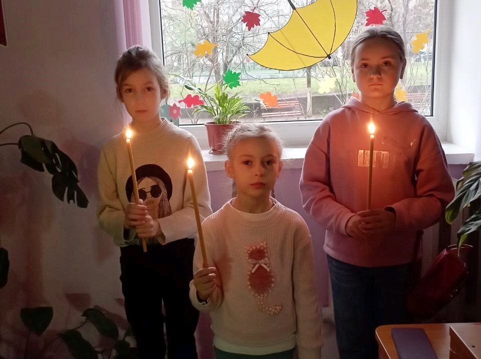 Вшанування пам’яті жертв Голодоморів у бібліопросторах громади