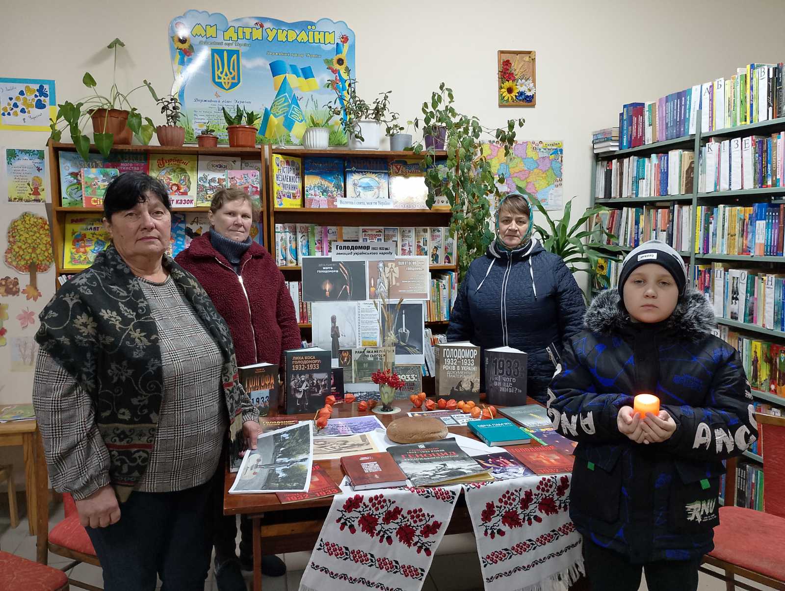 Вшанування пам’яті жертв Голодоморів у бібліопросторах громади
