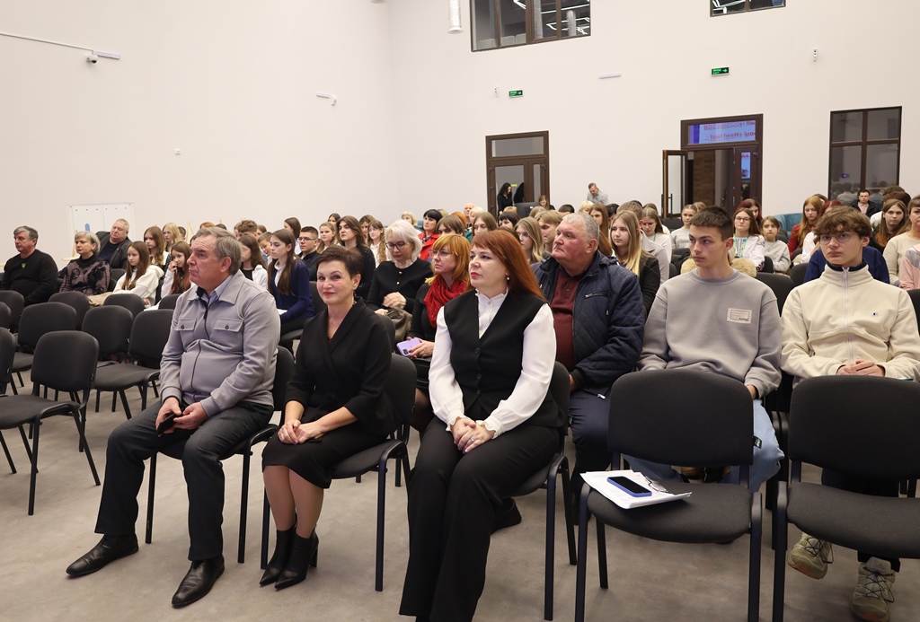 Майбутнє твориться тут і зараз: У Звягелі відзначили авторів кращих шкільних ідей та стипендіатів міського голови