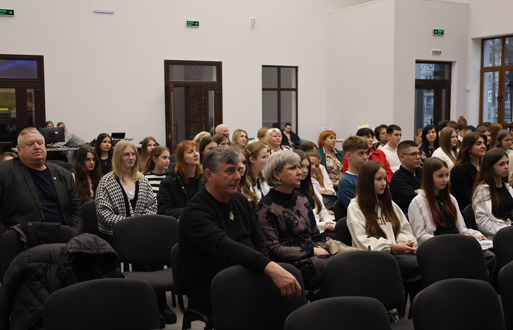 Майбутнє твориться тут і зараз: У Звягелі відзначили авторів кращих шкільних ідей та стипендіатів міського голови