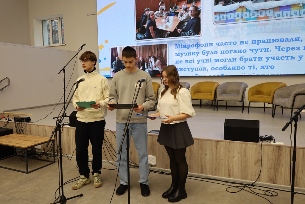 Майбутнє твориться тут і зараз: У Звягелі відзначили авторів кращих шкільних ідей та стипендіатів міського голови