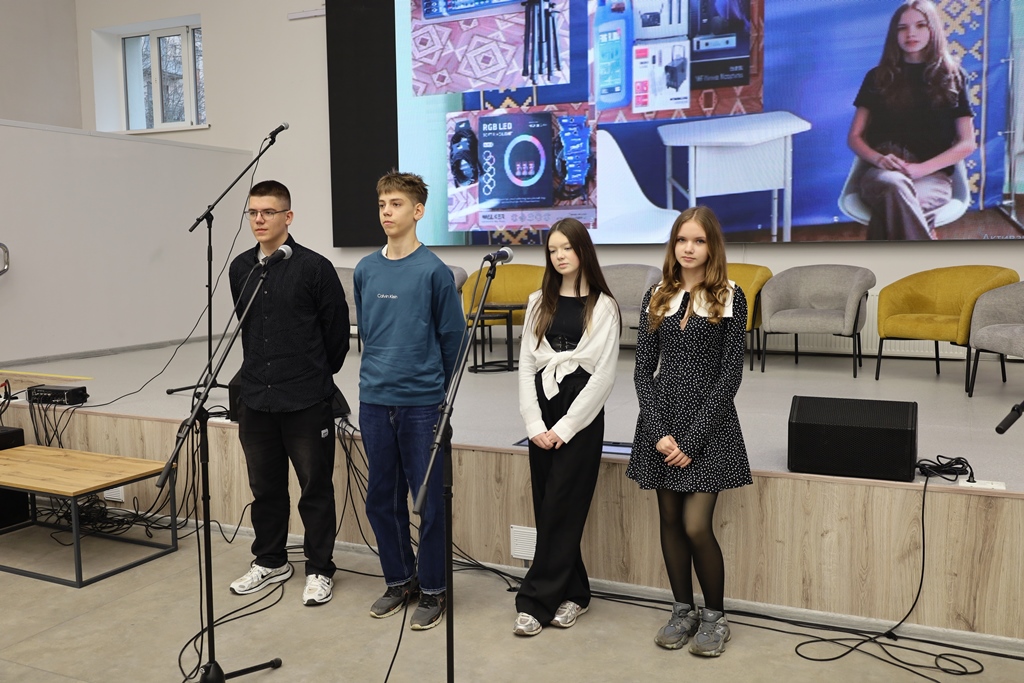 Майбутнє твориться тут і зараз: У Звягелі відзначили авторів кращих шкільних ідей та стипендіатів міського голови