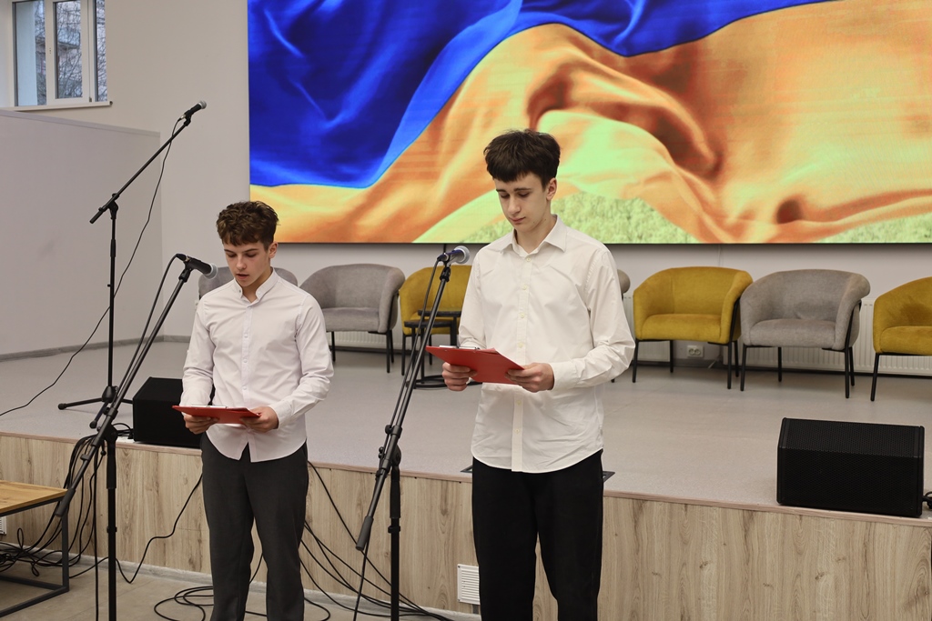 Майбутнє твориться тут і зараз: У Звягелі відзначили авторів кращих шкільних ідей та стипендіатів міського голови