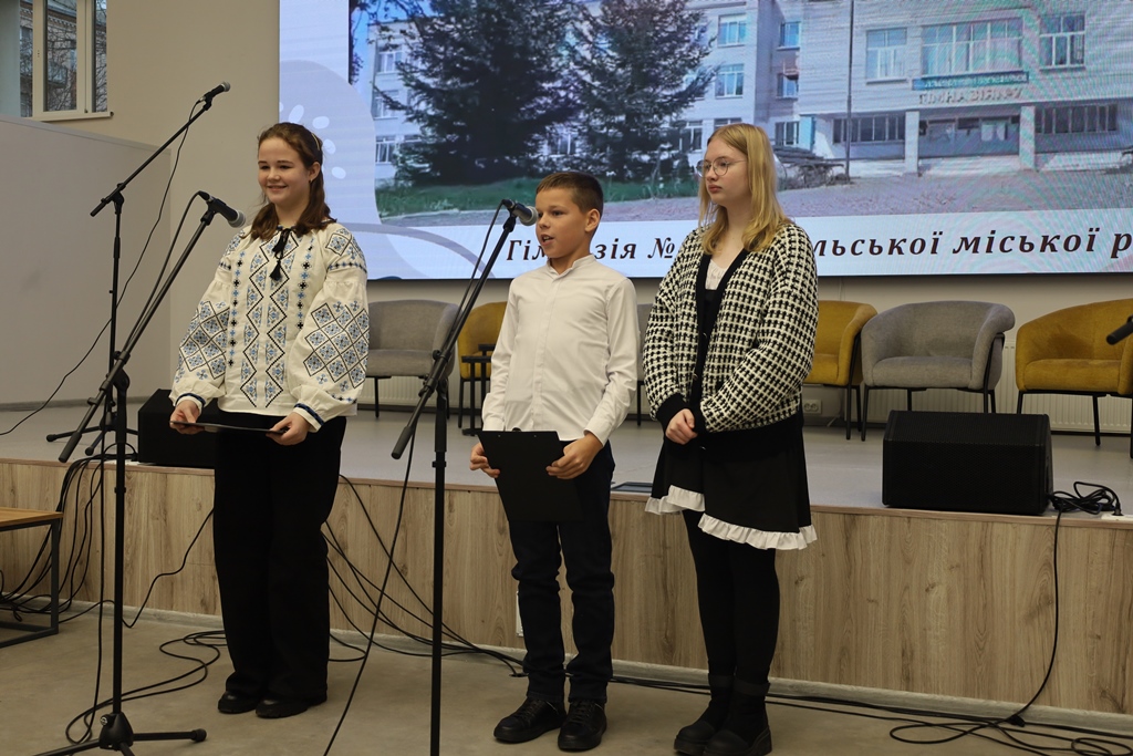 Майбутнє твориться тут і зараз: У Звягелі відзначили авторів кращих шкільних ідей та стипендіатів міського голови