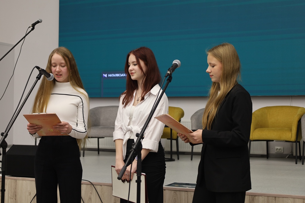 Майбутнє твориться тут і зараз: У Звягелі відзначили авторів кращих шкільних ідей та стипендіатів міського голови