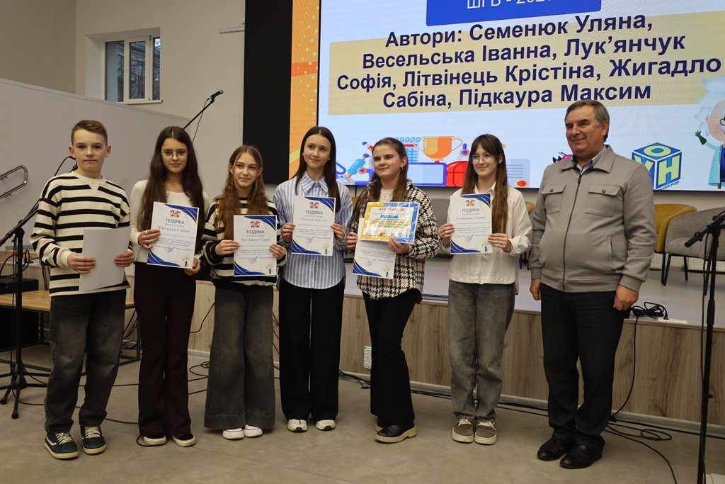 Майбутнє твориться тут і зараз: У Звягелі відзначили авторів кращих шкільних ідей та стипендіатів міського голови