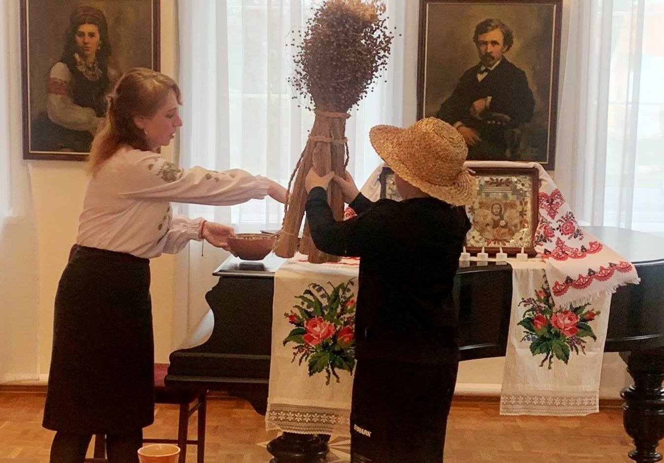 У музеї родини Косачів-Драгоманових тривають різдвяні майстер-класи «Різдво як у Косачів»