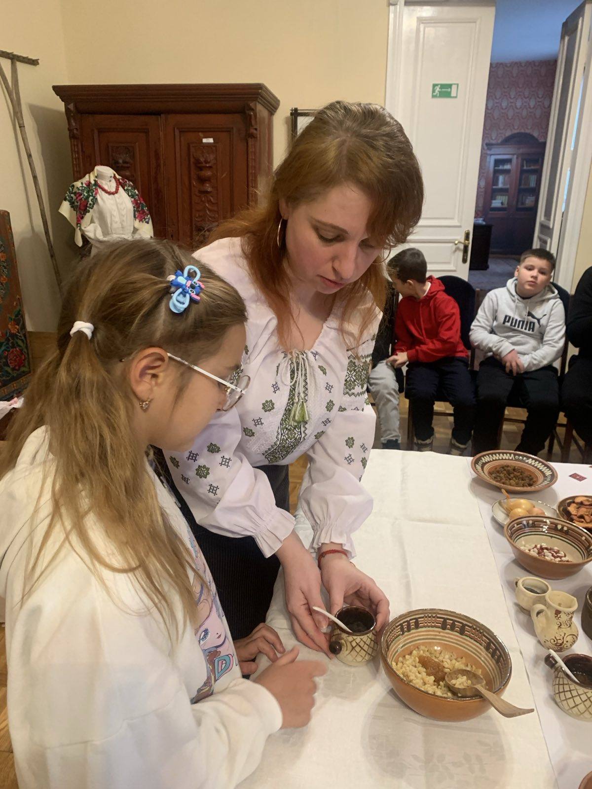 У музеї родини Косачів-Драгоманових тривають різдвяні майстер-класи «Різдво як у Косачів»