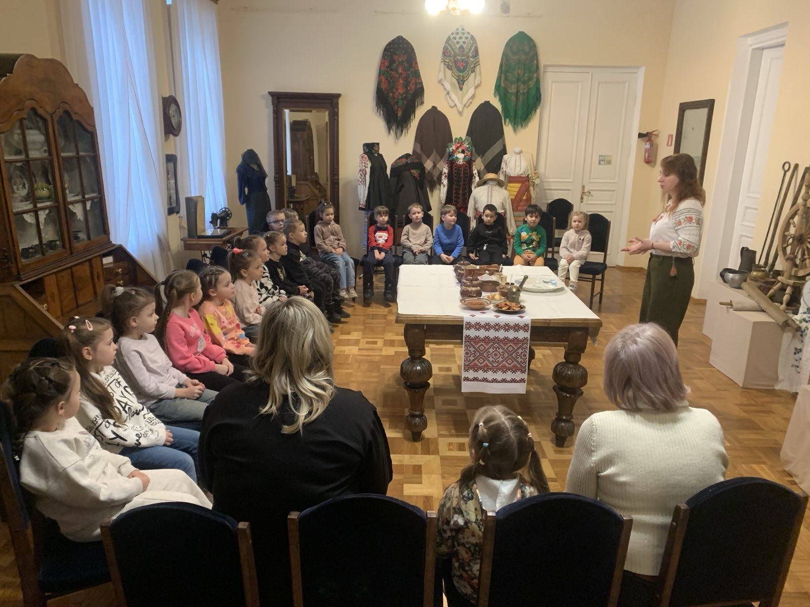 У музеї родини Косачів-Драгоманових тривають різдвяні майстер-класи «Різдво як у Косачів»