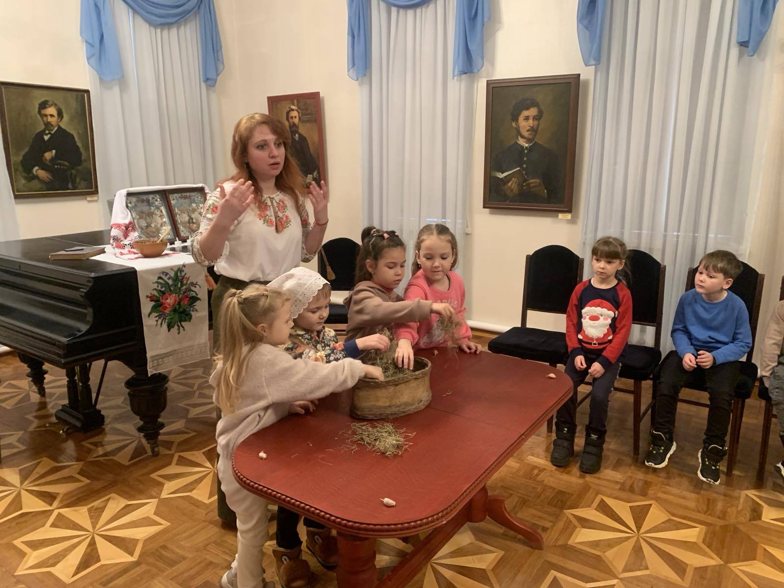 У музеї родини Косачів-Драгоманових тривають різдвяні майстер-класи «Різдво як у Косачів»