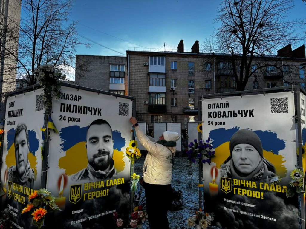 Тиха акція «Ангели пам’яті»: учні вшанували полеглих захисників у Сквері Пам’яті