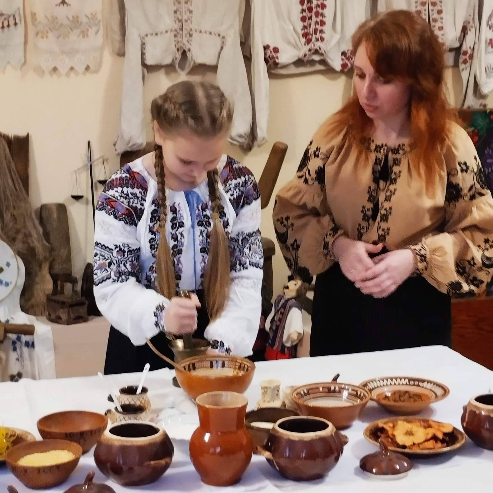 У музеї родини Косачів-Драгоманових тривають різдвяні майстер-класи «Різдво як у Косачів»