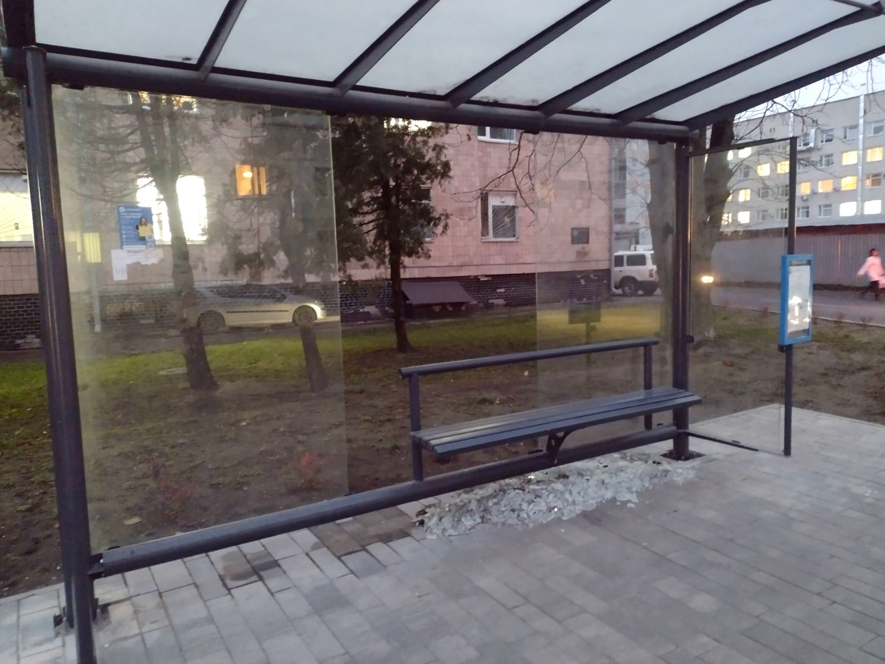 Черговий випадок вандалізму на зупинках громадського транспорту