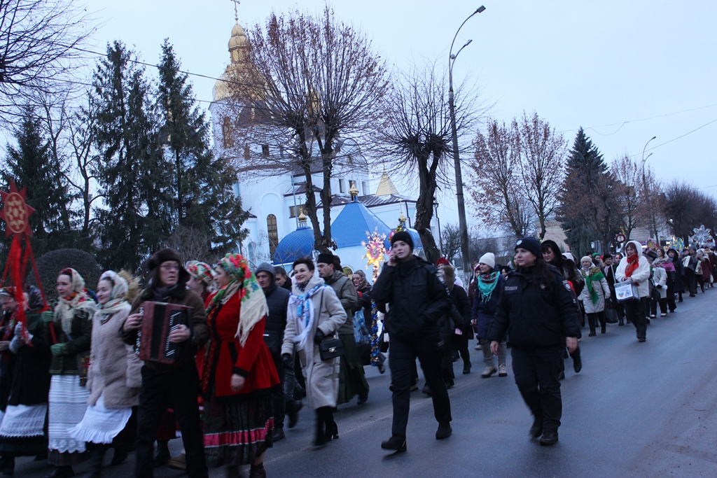 У Звягелі відбулась Різдвяна хода вертепів «Звягель колядує з вірою й добром»