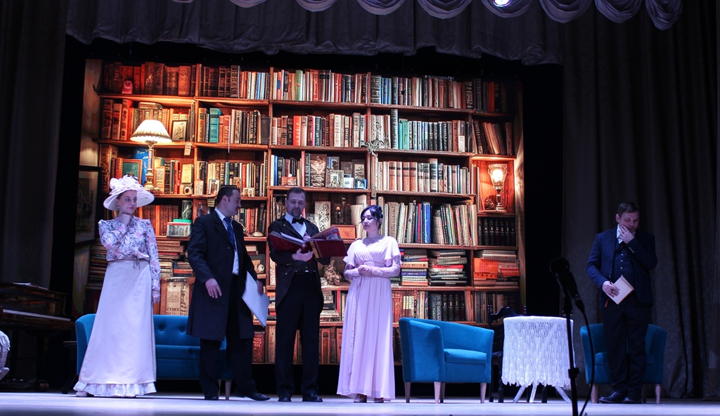 У Звягелі відбулася прем’єра вистави «Блакитна троянда» за твором Лесі Українки