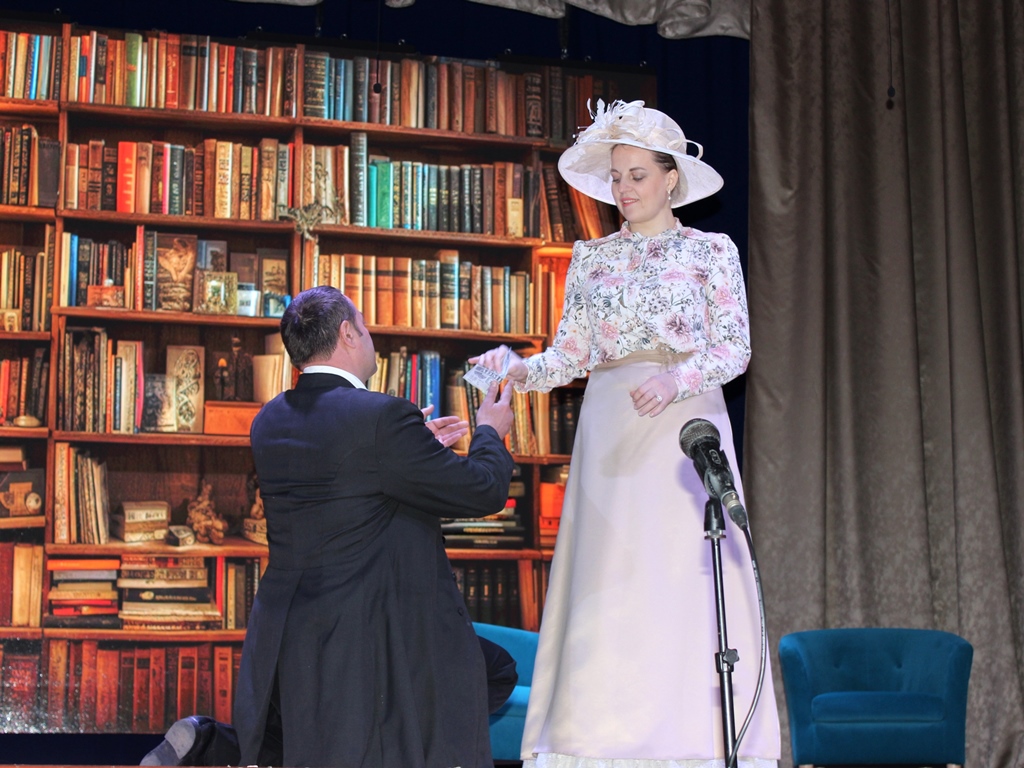 У Звягелі відбулася прем’єра вистави «Блакитна троянда» за твором Лесі Українки