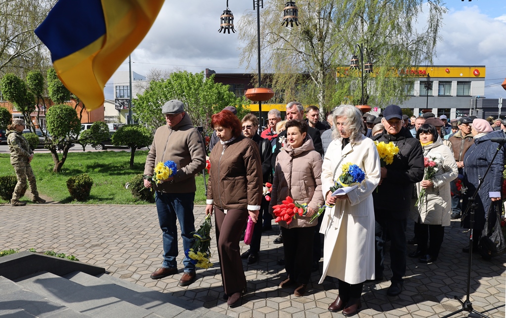 Пам’ятаємо заради майбутнього: у Звягелі відбулися заходи до роковин Чорнобиля