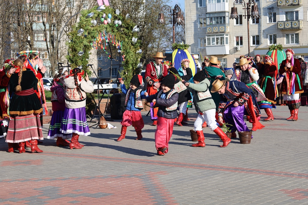 Звягель поринув в атмосферу великодніх гаївок та поліських традицій