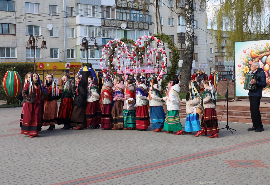 Звягель поринув в атмосферу великодніх гаївок та поліських традицій
