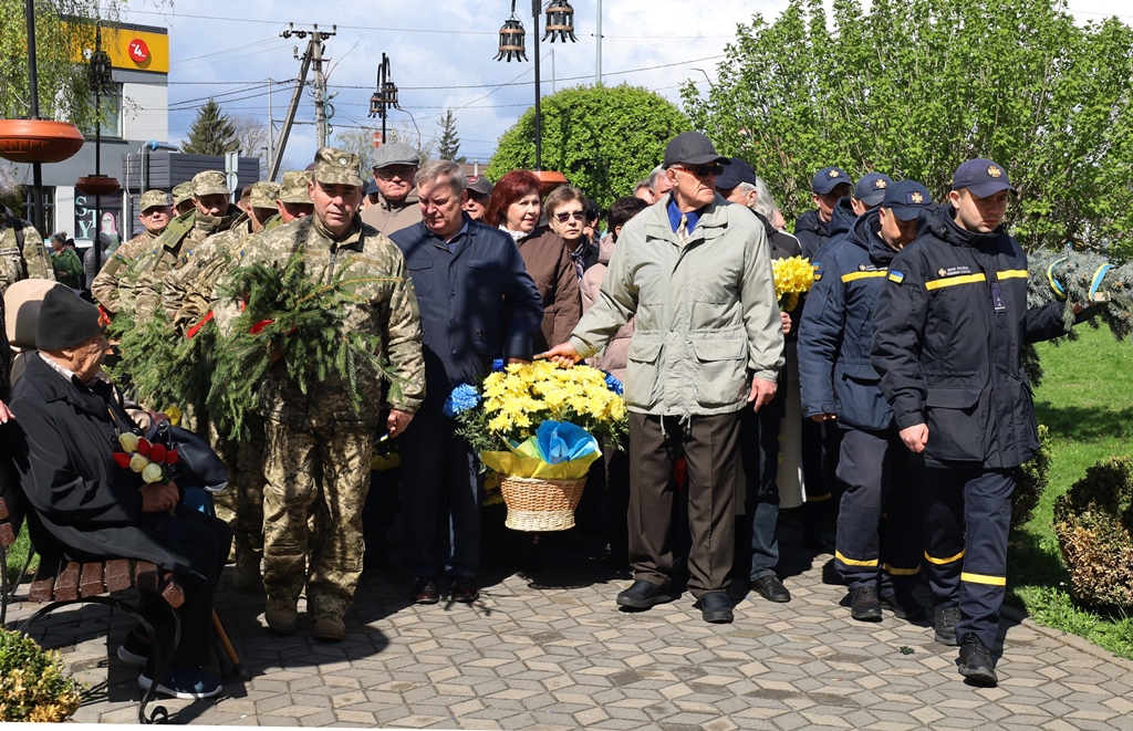 Пам’ятаємо заради майбутнього: у Звягелі відбулися заходи до роковин Чорнобиля