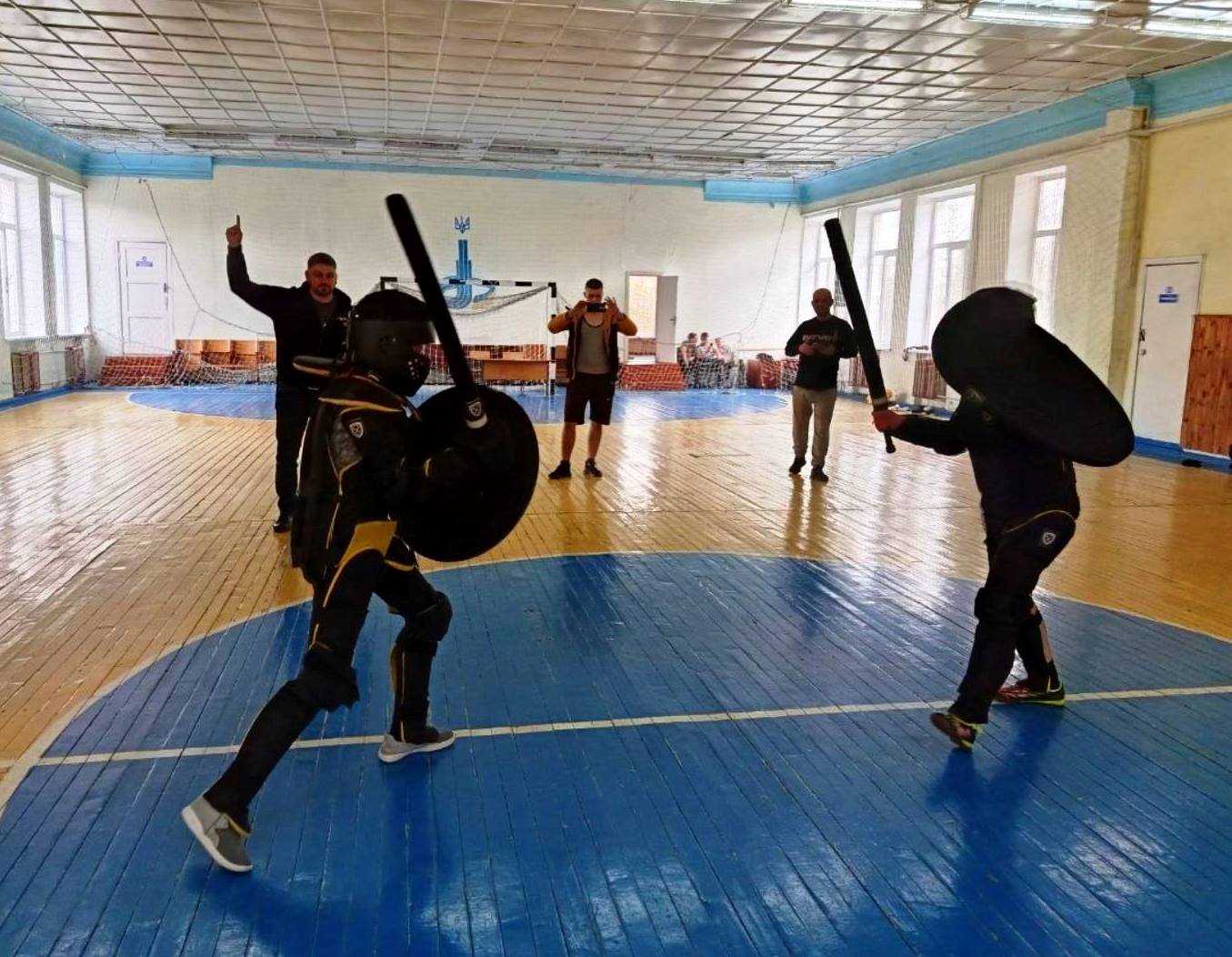 Сталь гартується змалечку: У Звягелі вперше пройшов турнір із середньовічного бою серед дітей