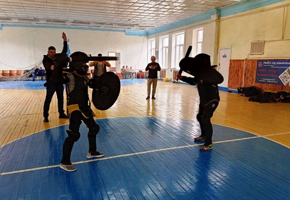 Сталь гартується змалечку: У Звягелі вперше пройшов турнір із середньовічного бою серед дітей