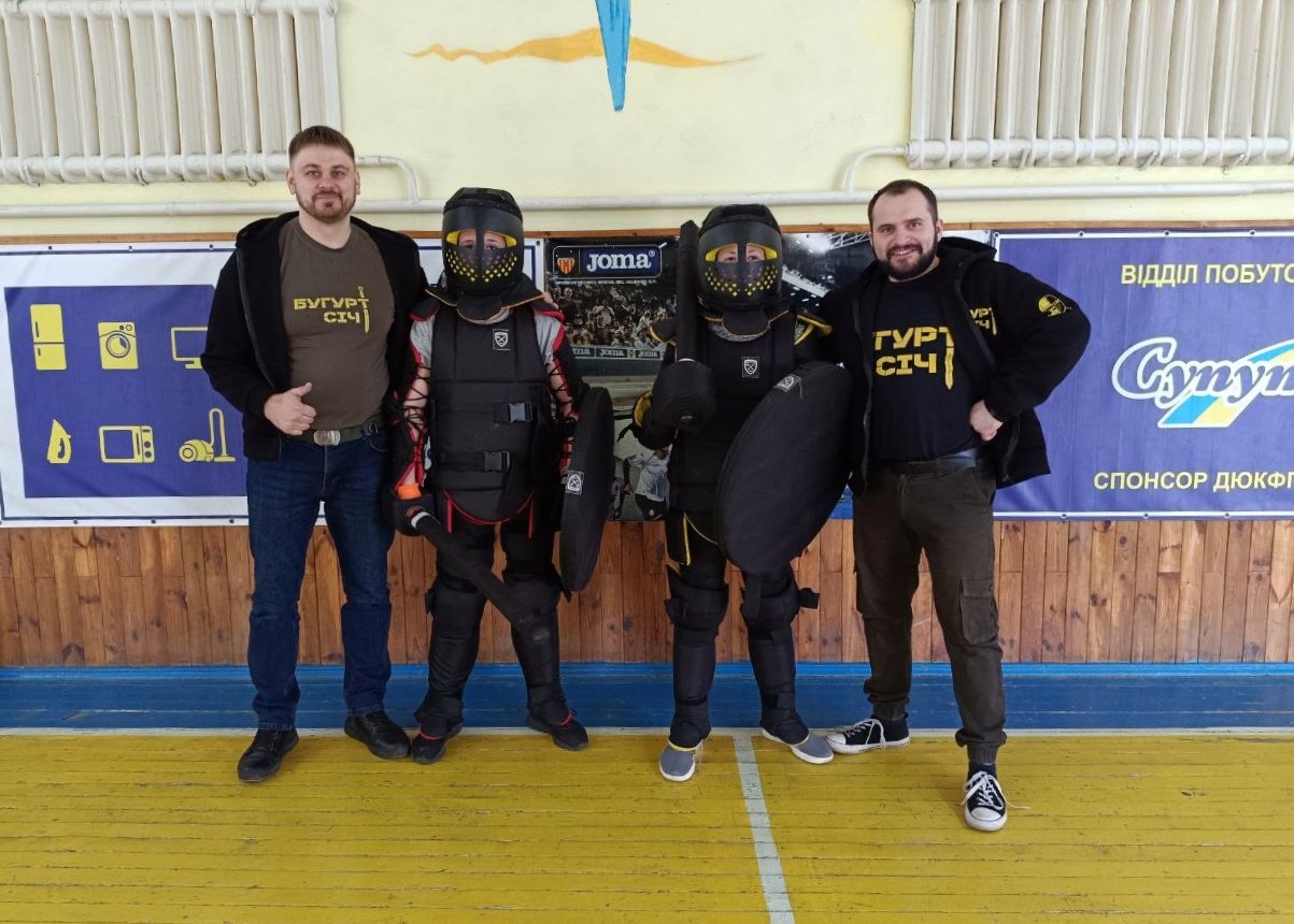 Сталь гартується змалечку: У Звягелі вперше пройшов турнір із середньовічного бою серед дітей