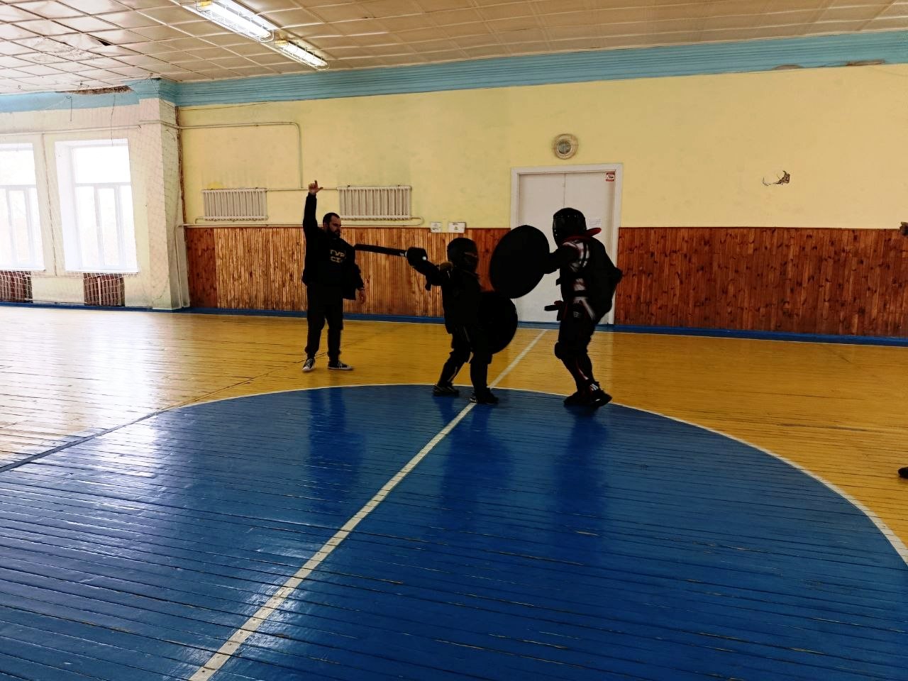 Сталь гартується змалечку: У Звягелі вперше пройшов турнір із середньовічного бою серед дітей