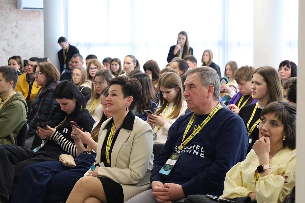 У Звягелі відбулося урочисте закриття Всеукраїнського шкільного чемпіонату з дебатів