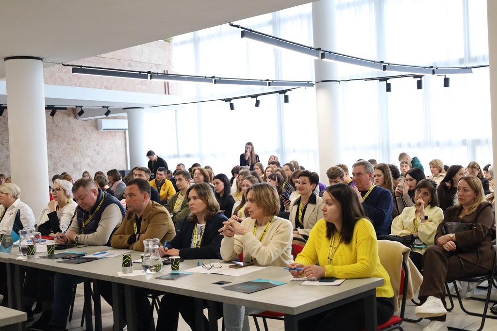 У Звягелі відбулося урочисте закриття Всеукраїнського шкільного чемпіонату з дебатів