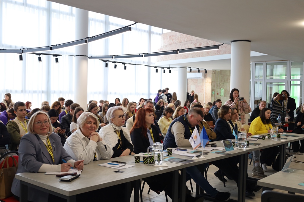 У Звягелі відбулося урочисте закриття Всеукраїнського шкільного чемпіонату з дебатів