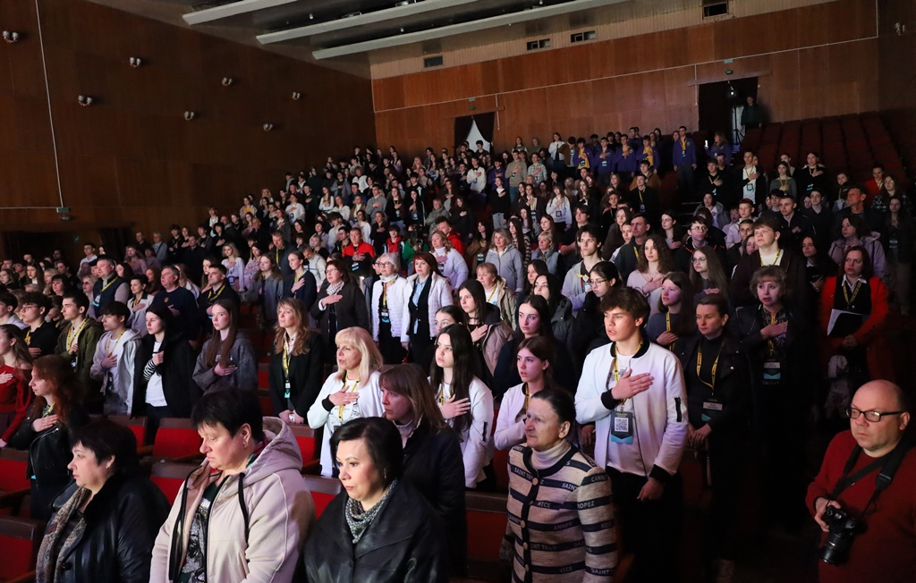 У Звягелі відбулося урочисте закриття Всеукраїнського шкільного чемпіонату з дебатів