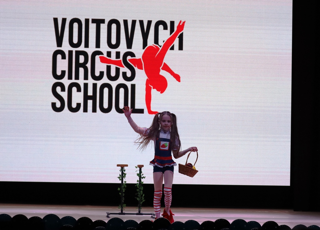 У Звягелі відбулося урочисте закриття Всеукраїнського шкільного чемпіонату з дебатів