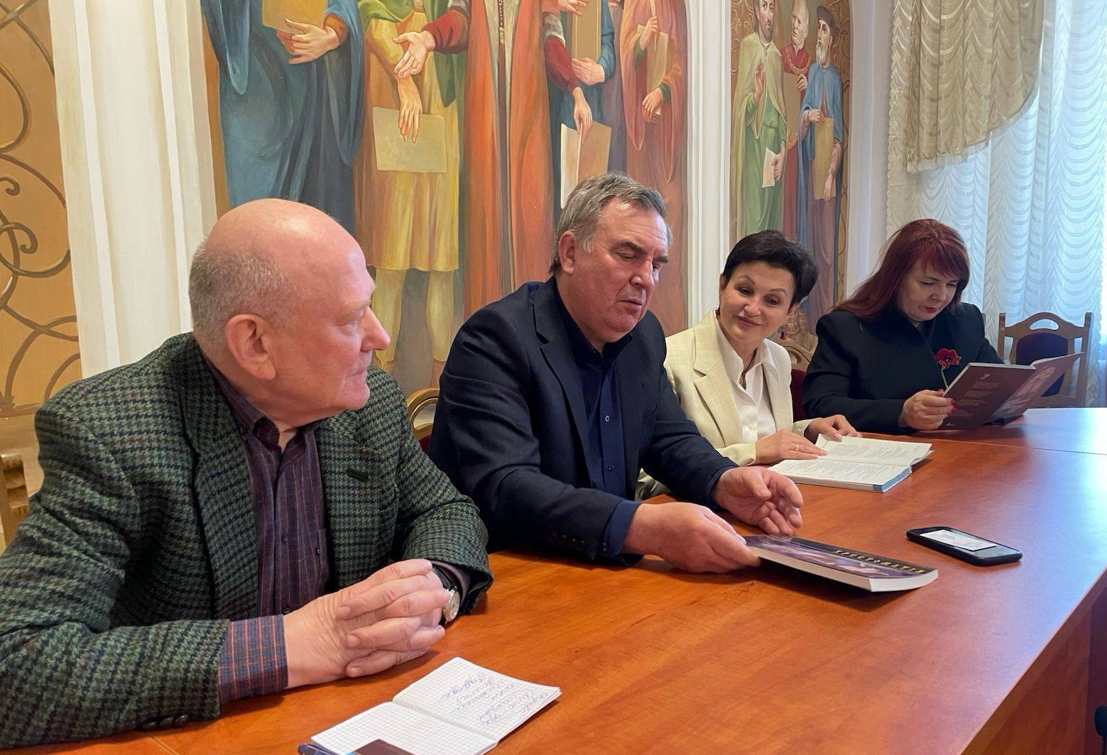 Звягель зміцнює духовний фундамент освіти: підписано Меморандум про співпрацю з Острозькою академією