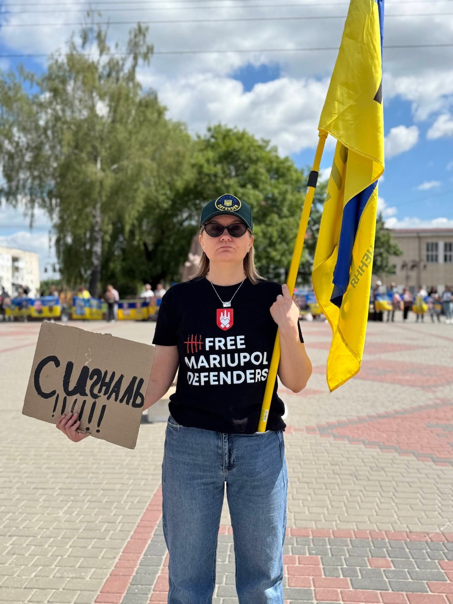 У Звягелі відбулася акція-нагадування на підтримку військовополонених та зниклих безвісти Героїв