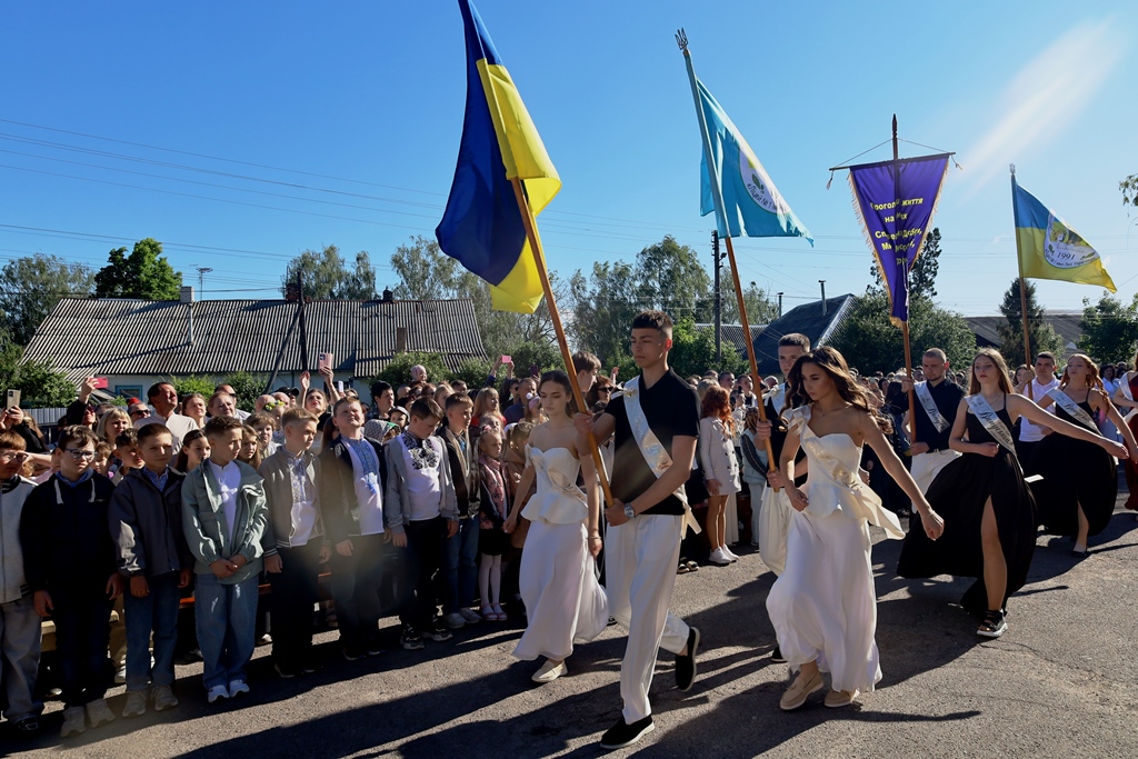 У Ліцеї №1 Звягельської міської ради пролунав останній дзвоник