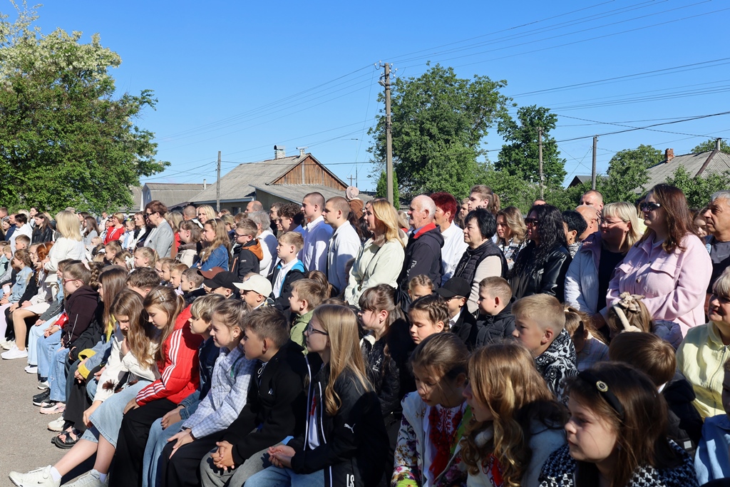У Ліцеї №1 Звягельської міської ради пролунав останній дзвоник