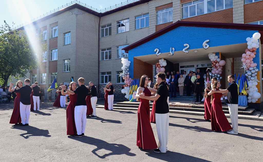 У Ліцеї №1 Звягельської міської ради пролунав останній дзвоник