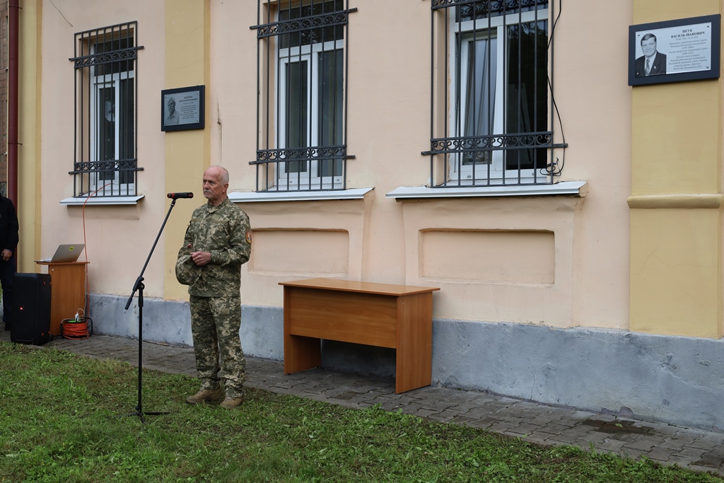 У Звягелі відкрили меморіальні дошки Василю Неуку та Валентину Вітренку