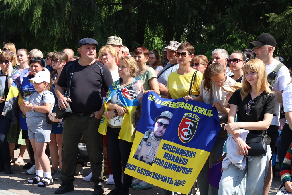 У Звягелі відкрили пам’ятний меморіал «Крила надії», присвячений зниклим безвісти Захисникам і Захисницям України