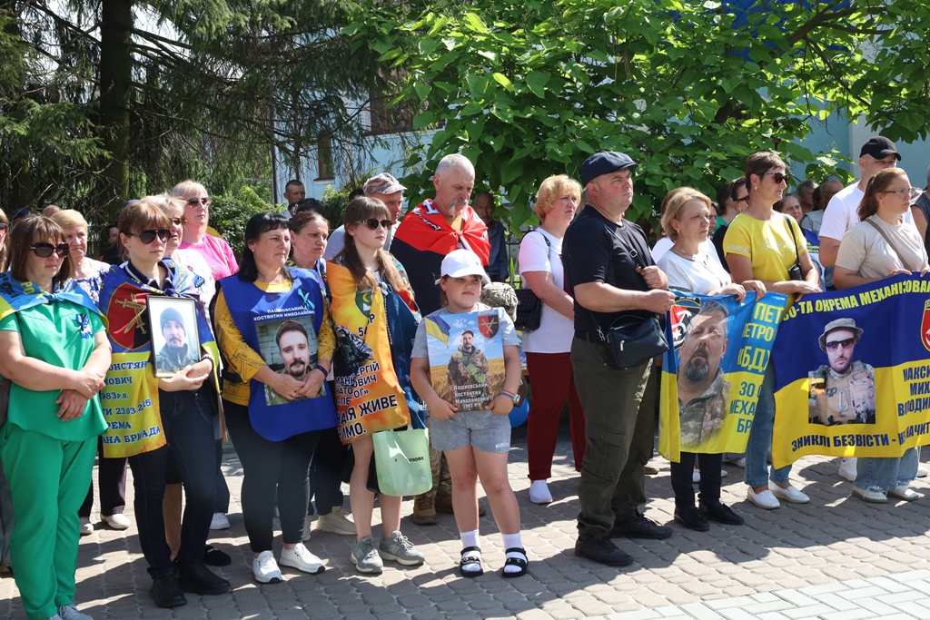 У Звягелі відкрили пам’ятний меморіал «Крила надії», присвячений зниклим безвісти Захисникам і Захисницям України