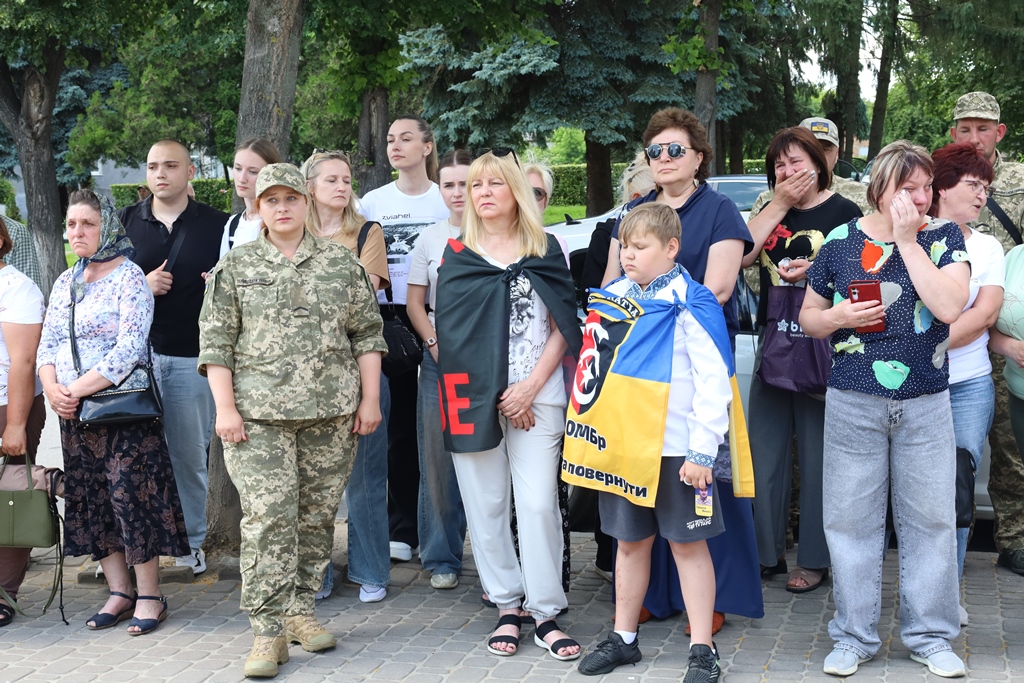 У Звягелі відкрили пам’ятний меморіал «Крила надії», присвячений зниклим безвісти Захисникам і Захисницям України