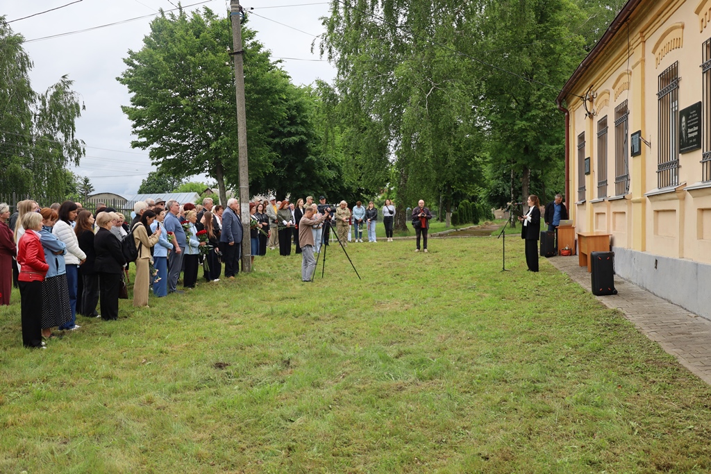 У Звягелі відкрили меморіальні дошки Василю Неуку та Валентину Вітренку