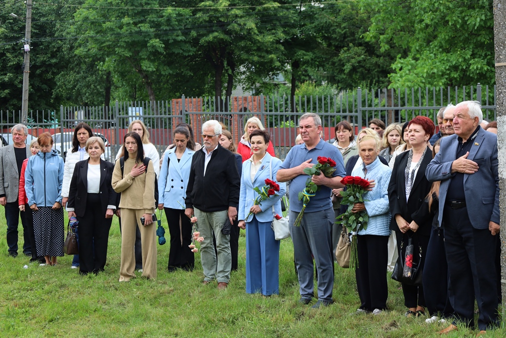 У Звягелі відкрили меморіальні дошки Василю Неуку та Валентину Вітренку