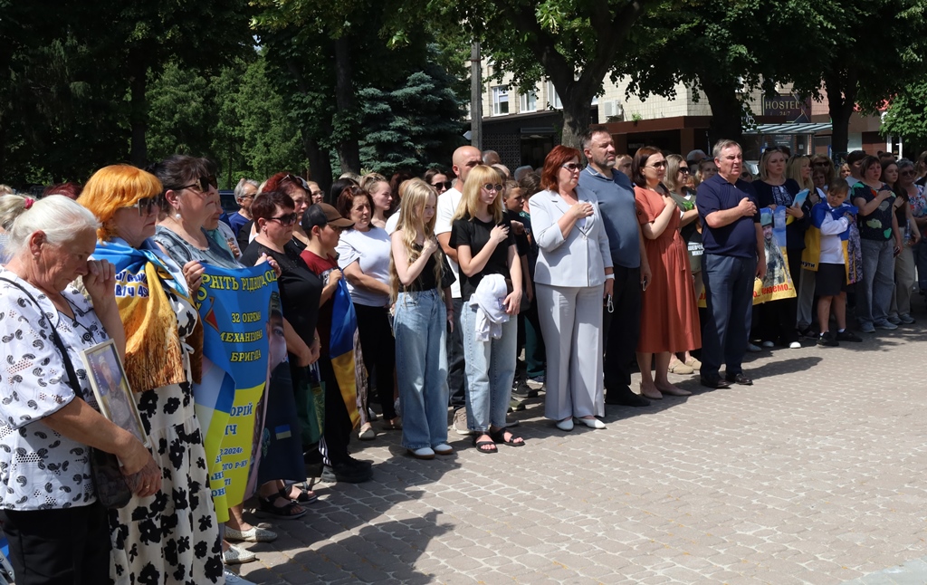 У Звягелі відкрили пам’ятний меморіал «Крила надії», присвячений зниклим безвісти Захисникам і Захисницям України