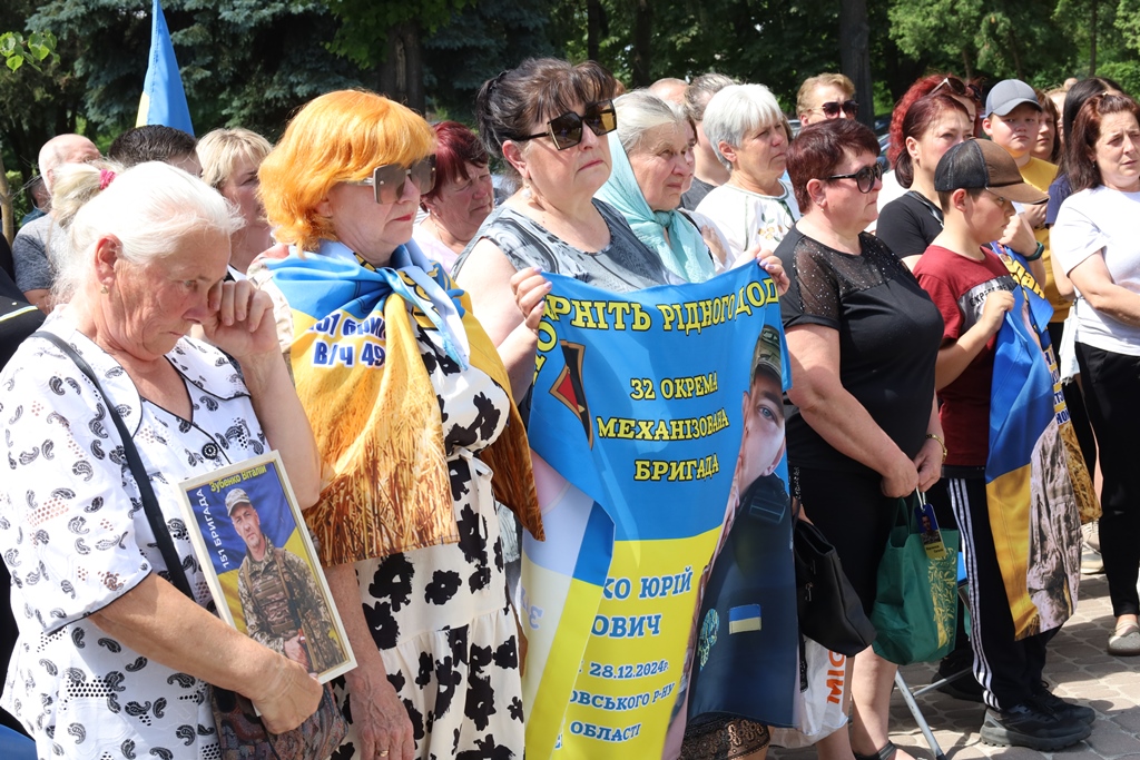 У Звягелі відкрили пам’ятний меморіал «Крила надії», присвячений зниклим безвісти Захисникам і Захисницям України